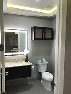 Days Inn & Suites by Wyndham Port Arthur