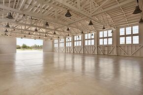 Embassy Suites by Hilton San Antonio Brooks Hotel & Spa