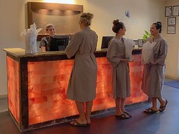 Embassy Suites by Hilton San Antonio Brooks Hotel & Spa