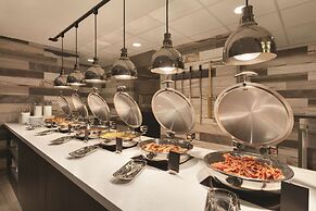 Embassy Suites by Hilton San Antonio Brooks Hotel & Spa