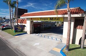 Tropic Lodge