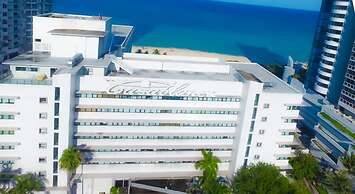 Ocean Front Casablanca Studios with FULL KITCHENS & Beach access By BL