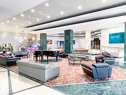 Ocean Front Casablanca Studios with FULL KITCHENS & Beach access By BL