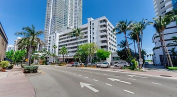 Ocean Front Casablanca Studios with FULL KITCHENS & Beach access By BL