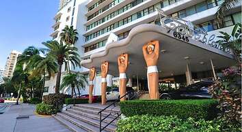 Ocean Front Casablanca Studios with FULL KITCHENS & Beach access By BL