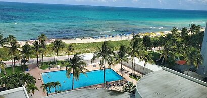 Ocean Front Casablanca Studios with FULL KITCHENS & Beach access By BL