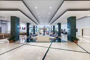 Ocean Front Casablanca Studios with FULL KITCHENS & Beach access By BL