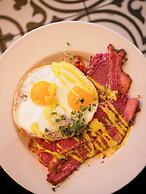 Curtiss Hotel, Ascend Hotel Collection