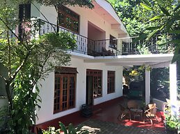Kandy Shady Trees Villa