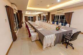 Varee Valley Resort and Restaurant