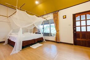 Varee Valley Resort and Restaurant