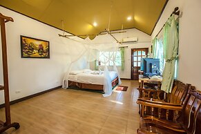 Varee Valley Resort and Restaurant