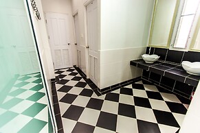 Varee Valley Resort and Restaurant