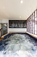 The Lantern Hostel and SPA