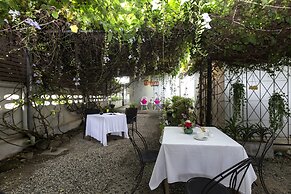 The Lantern Hostel and SPA