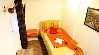 Z's Hostel at Tha Phae Gate