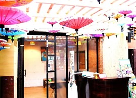 Z's Hostel at Tha Phae Gate