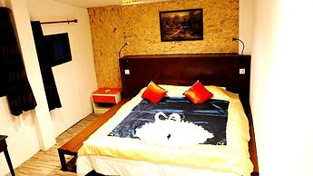 Z's Hostel at Tha Phae Gate