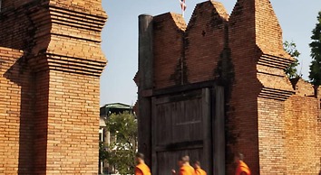 Z's Hostel at Tha Phae Gate