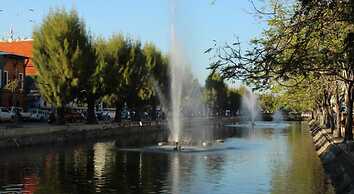 Z's Hostel at Tha Phae Gate