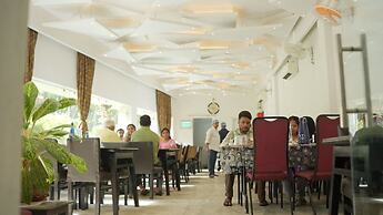 Hotel Dolphin