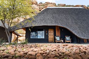 Ai Aiba - The Rockpainting Lodge