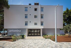 Hotel Villa Arausana & Antonina
