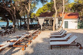 Hotel Villa Arausana & Antonina