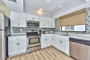 Avanti Vacation Rental, Relaxing 3-BR Retreat with Private Pool Minute