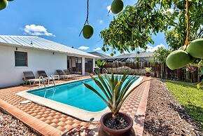 Avanti Vacation Rental, Relaxing 3-BR Retreat with Private Pool Minute