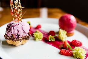 The Stratford Park Hotel & Golf Club