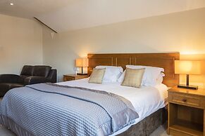 The Stratford Park Hotel & Golf Club