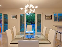 Club Retro in the Sun