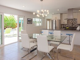 Club Retro in the Sun