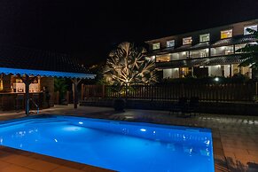 Makare Lagoon Club