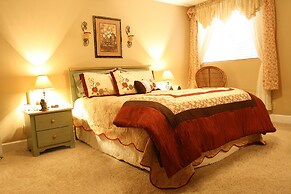 Monroe Street Suites