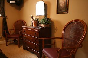 Monroe Street Suites