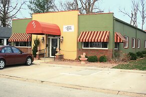 Monroe Street Suites