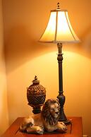 Monroe Street Suites