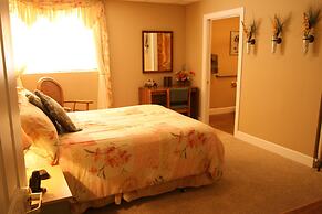 Monroe Street Suites