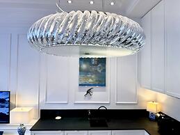 MONDRIAN Luxury Suites & Apartments Old Town Market Square