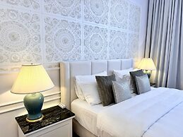 MONDRIAN Luxury Suites & Apartments Old Town Market Square