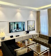 MONDRIAN Luxury Suites & Apartments Old Town Market Square