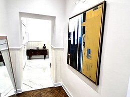 MONDRIAN Luxury Suites & Apartments Old Town Market Square