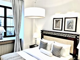 MONDRIAN Luxury Suites & Apartments Old Town Market Square