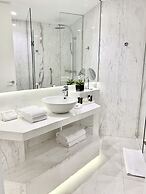 MONDRIAN Luxury Suites & Apartments Old Town Market Square