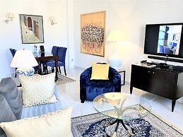 MONDRIAN Luxury Suites & Apartments Old Town Market Square