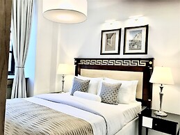 MONDRIAN Luxury Suites & Apartments Old Town Market Square