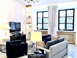 MONDRIAN Luxury Suites & Apartments Old Town Market Square