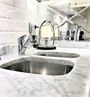 MONDRIAN Luxury Suites & Apartments Old Town Market Square